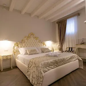 Ca' Vittoria Boutique House Apartsuite Guest house